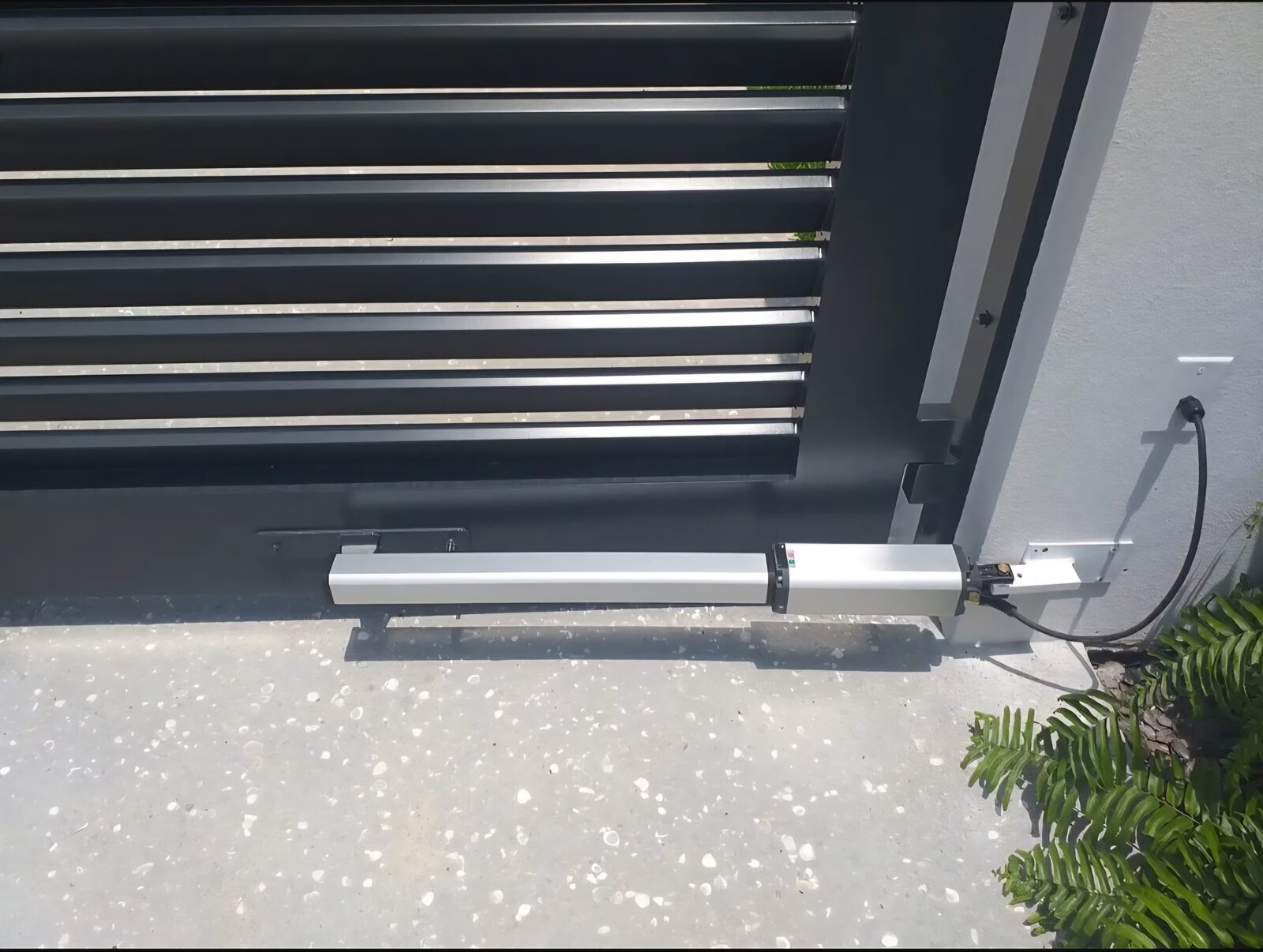 Swing gate arm motor, installed